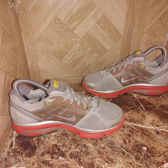 Nike women's Lunarglide livestrong gray running shoes size 6.5. A74 - Picture 6 of 11